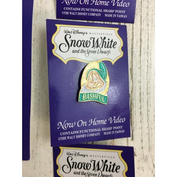 Disney Snow White and Seven Dwarfs Pins Home Video with Cards Complete Vtg 90s - Picture 9 of 16